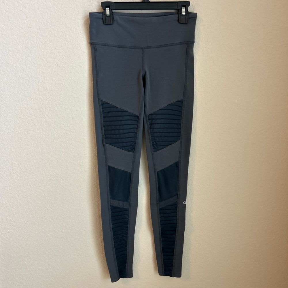 ALO Yoga Moto Mesh-trimmed Stretch Leggings In Anthracite Size XXS